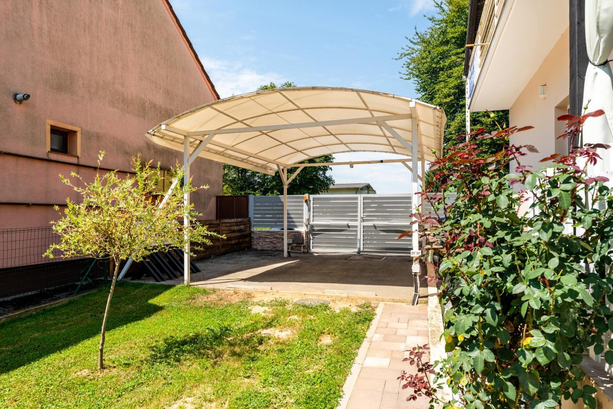 Studio Apartman Queen Belovár Kültér fotó